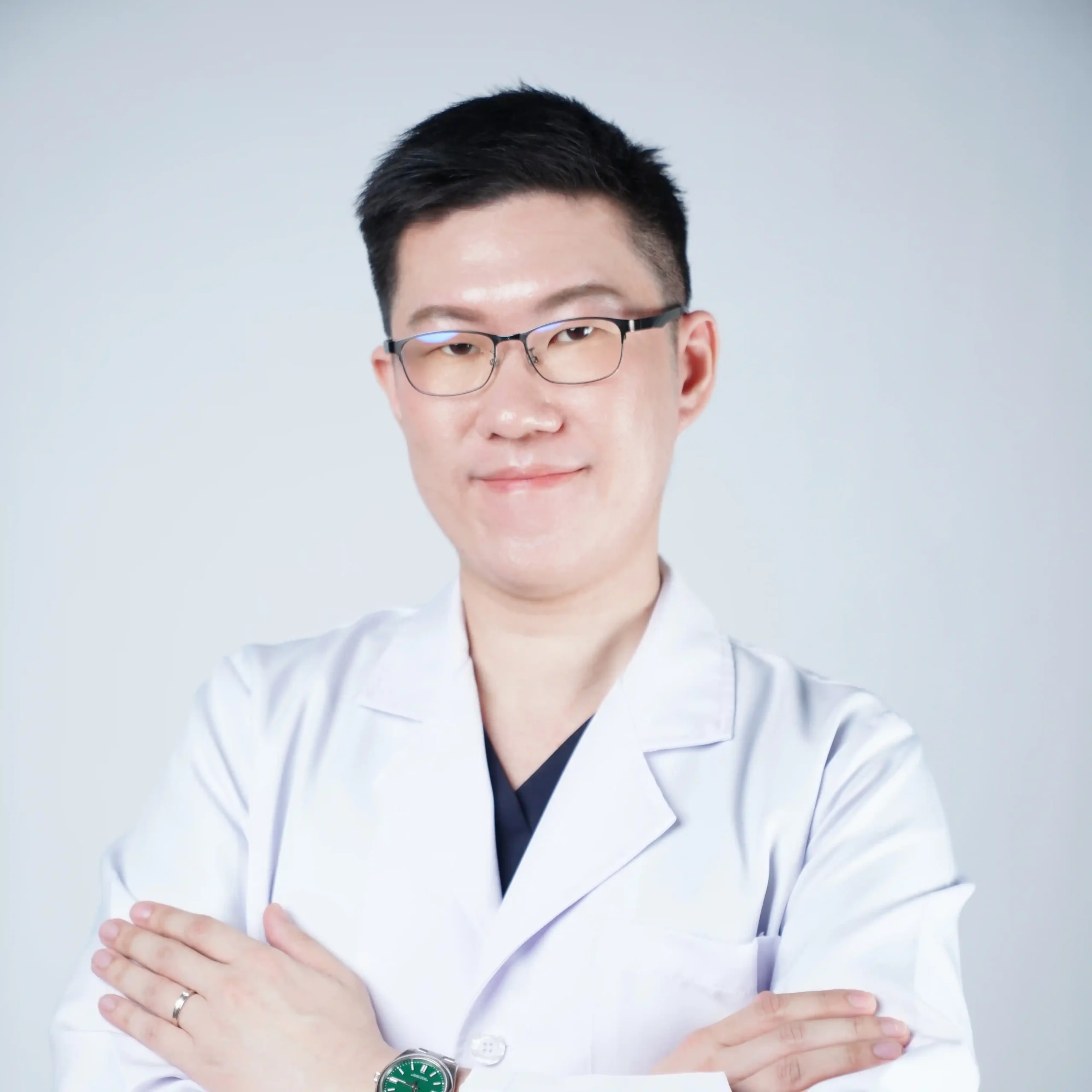 หมอปั๊มผู้เชี่ยวชาญด้าน ปลูกผม ผู้ชาย